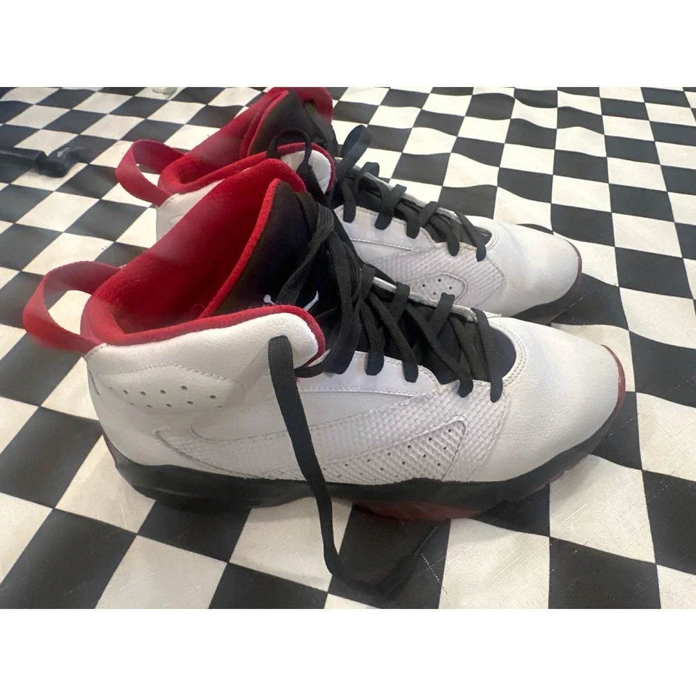 Nike Jordan lift off  Mens White Black University Red Sneakers  US 10 basketball